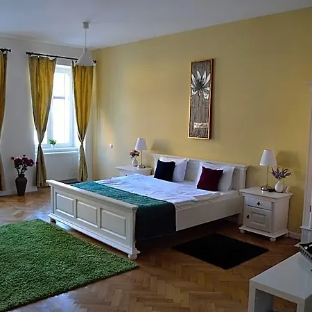 Casa Krone - Piata Sfatului 3* Μπρασόβ