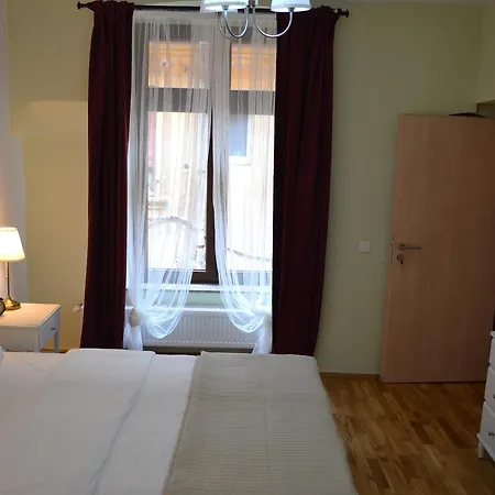 Casa Krone - Piata Sfatului アパートホテル 3*