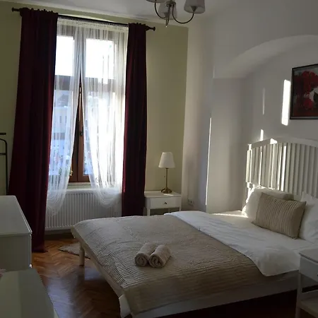 Casa Krone - Piata Sfatului Aparthotel Brasov