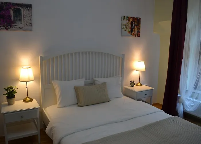 Casa Krone - Piata Sfatului 3* Брашов