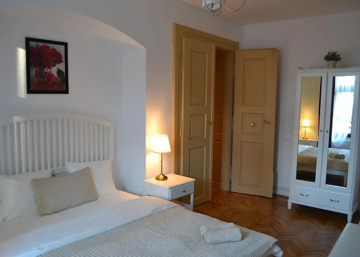 Casa Krone - Piata Sfatului Апарт-готель 3*