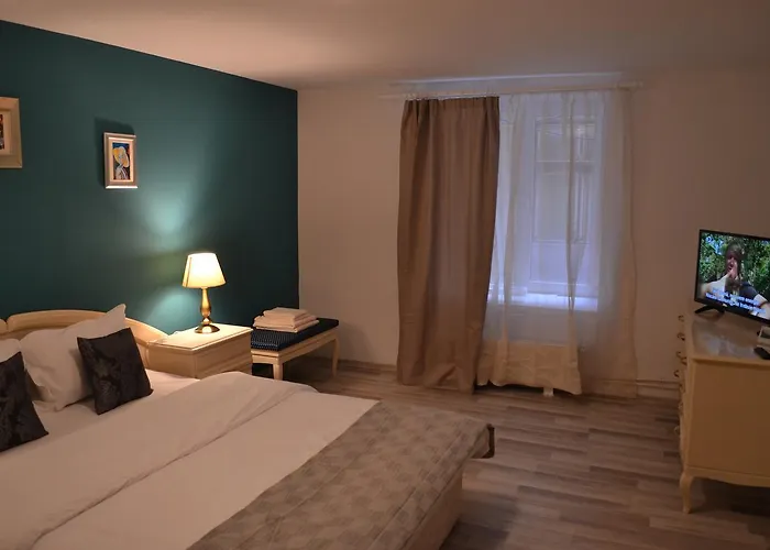 Casa Krone - Piata Sfatului 3*