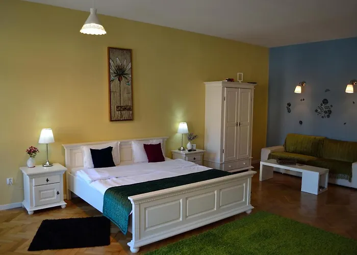 Апарт-готель Casa Krone - Piata Sfatului 3*